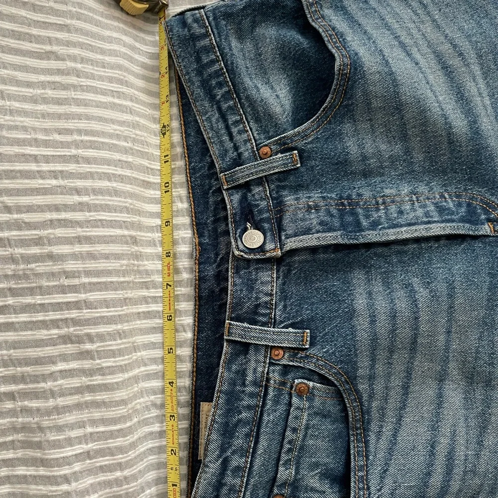 Levi's Women's 501 Original Cropped Jeans Size 31 New - Picture 4 of 12
